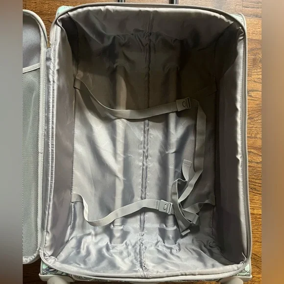 Vera Bradley Rolling Suitcase in RETIRED Fan Floral - Picture 5 of 13